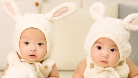 Bebek Kitaplarının Duyusal Gelişime Etkisi: Ebeveynler İçin Rehber